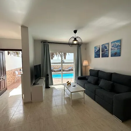 Crotos Villa Costa Teguise